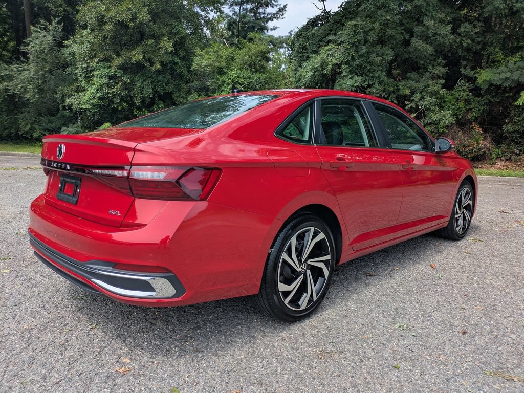 Certified 2026 Volkswagen Jetta SEL FWD image 4