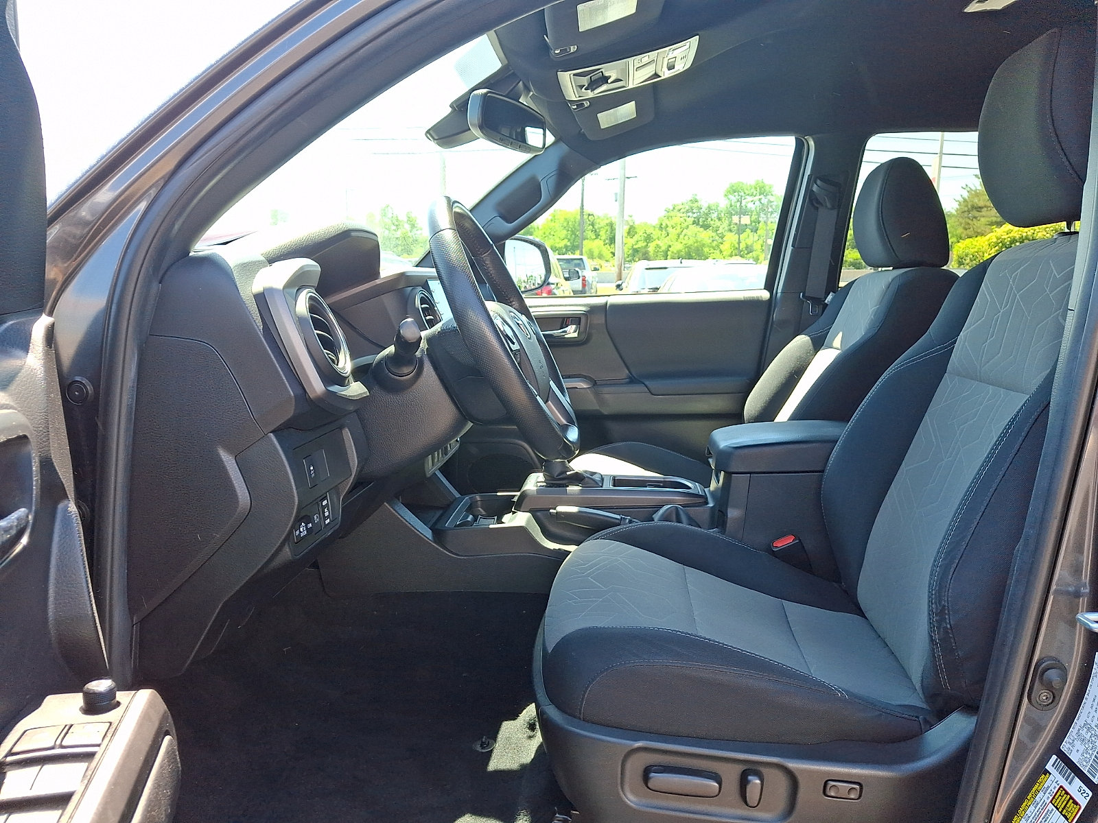 Used 2023 Toyota Tacoma TRD Off-Road AWD/4WD image 13