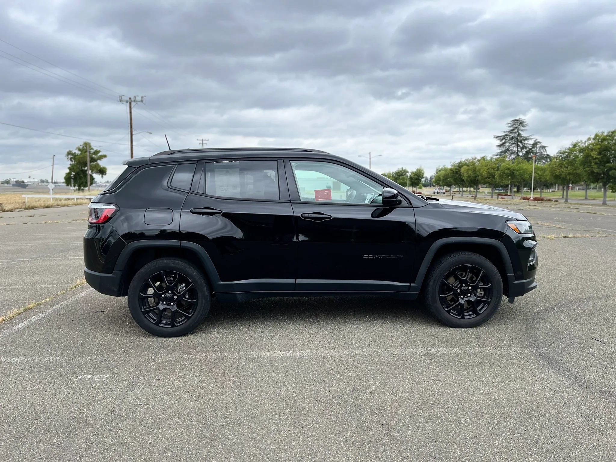 Used 2023 Jeep Compass Latitude AWD/4WD image 4