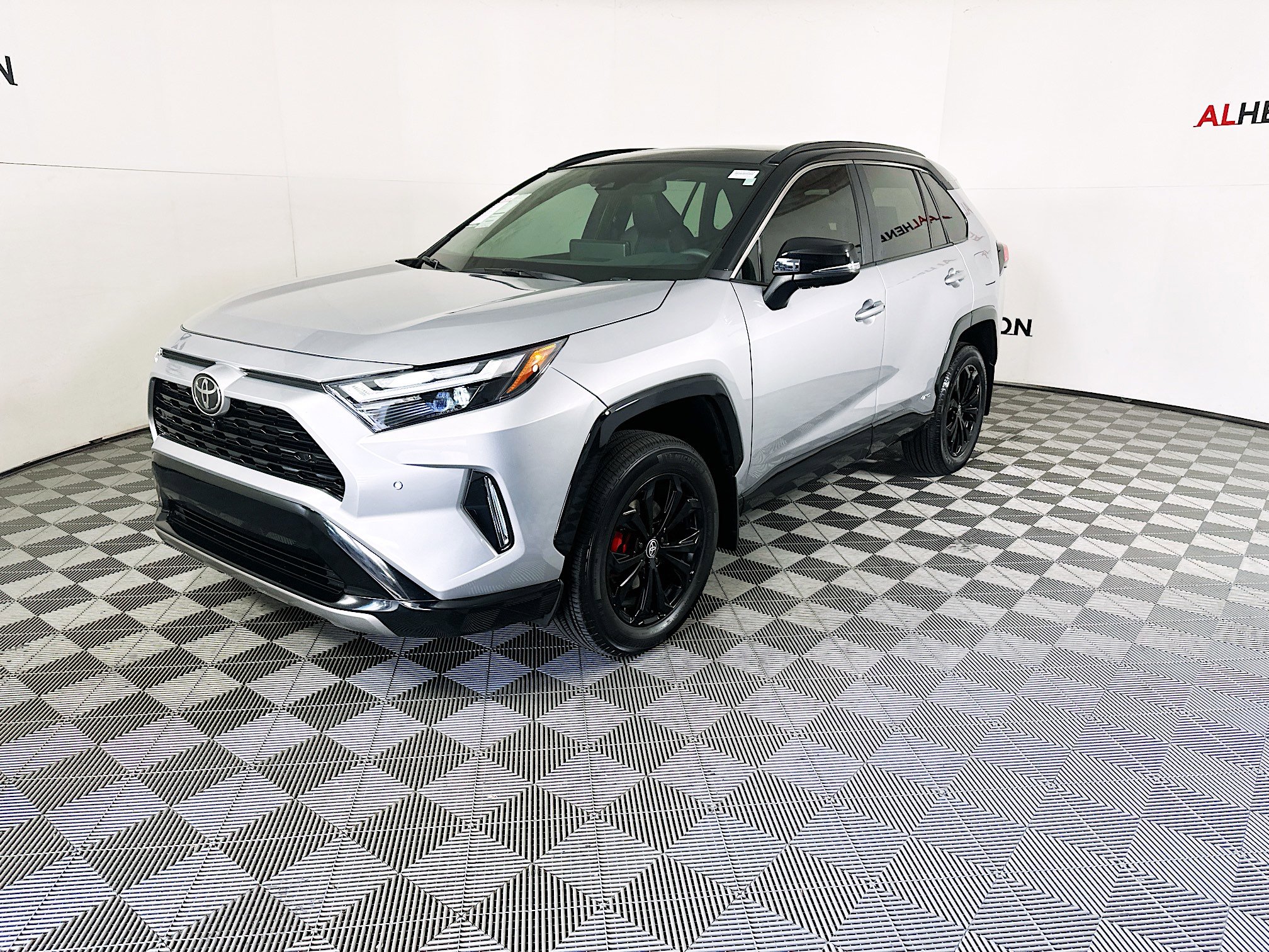 Used 2025 Toyota RAV4 XSE image 7
