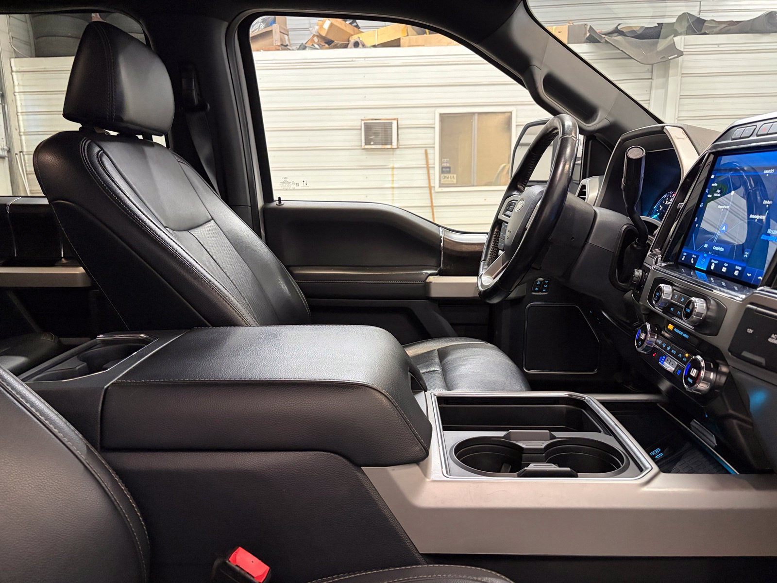 Used 2022 Ford F350 Lariat w/ Lariat Ultimate Package AWD/4WD image 27
