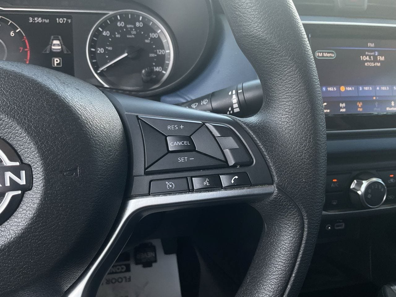 Used 2025 Nissan Versa SV w/ Trunk Package FWD image 28