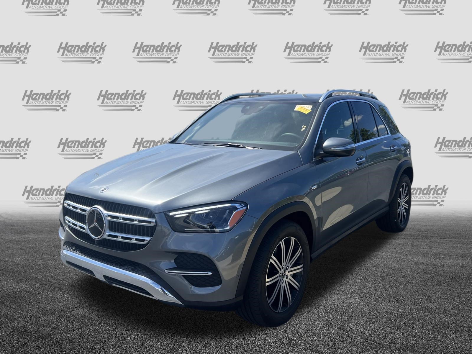 Certified 2025 Mercedes-Benz GLE 450e 4MATIC w/ Driver Assistance Package image 5