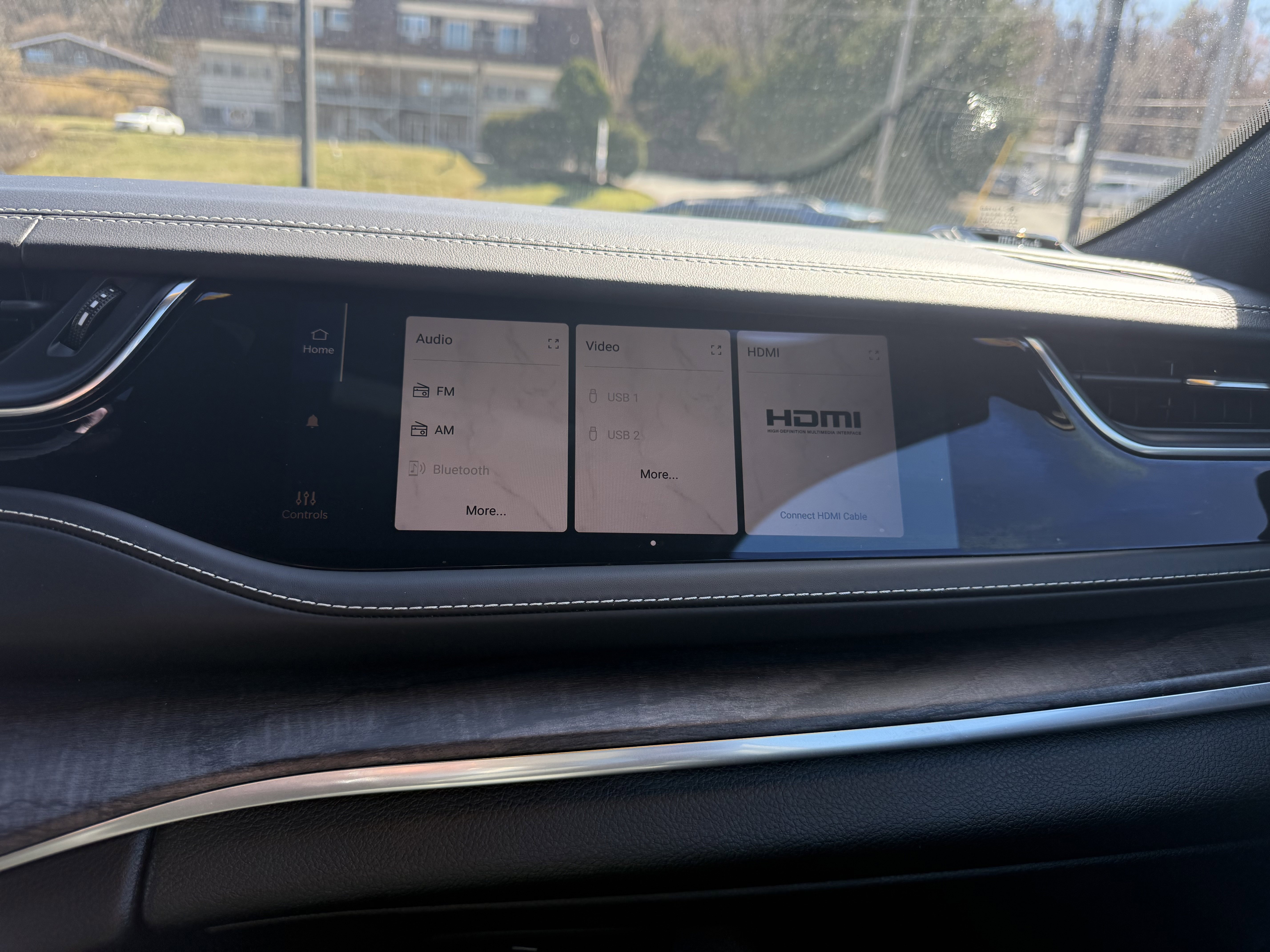 Certified 2022 Jeep Grand Cherokee Overland w/ Luxury Tech Group IV image 24