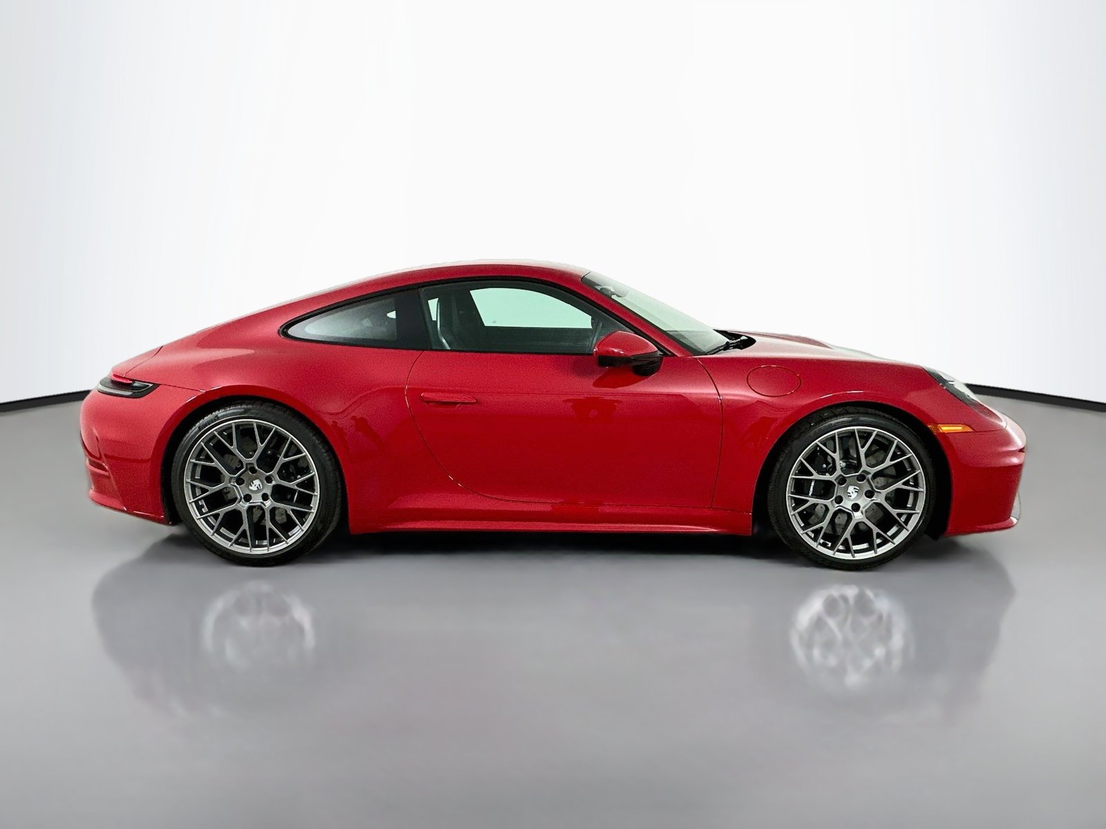 Used 2025 Porsche 911 Carrera S RWD image 4