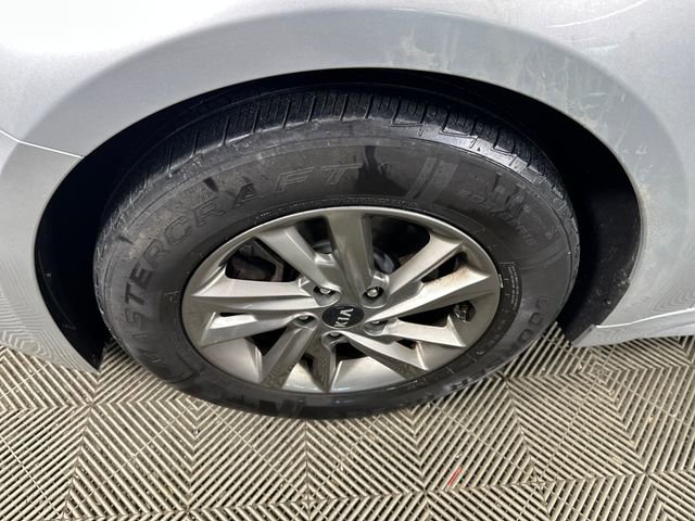 Used 2019 Kia Optima LX image 10