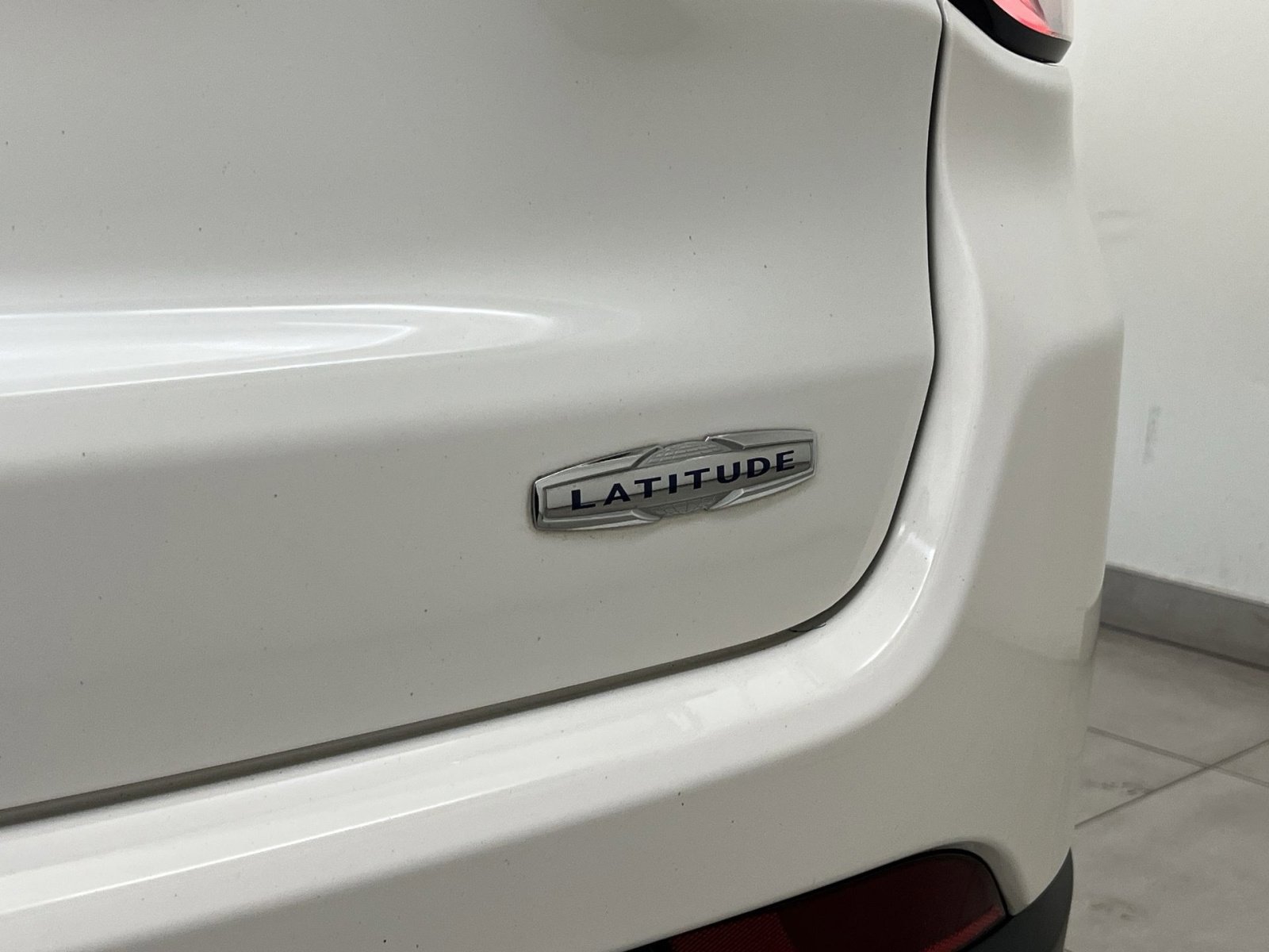 Used 2018 Jeep Compass Latitude AWD/4WD image 33