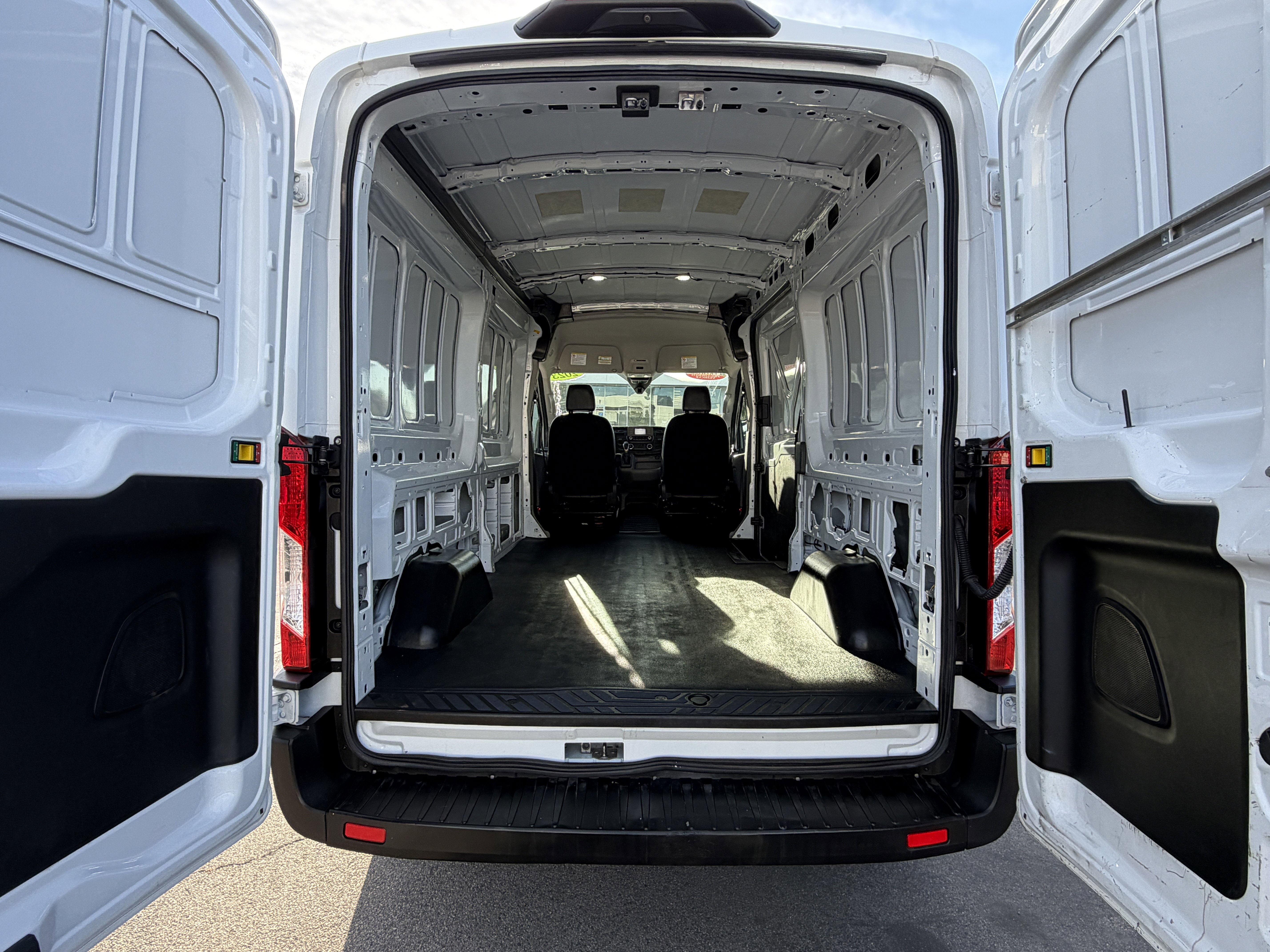 Certified 2023 Ford Transit 250 Medium Roof AWD image 10