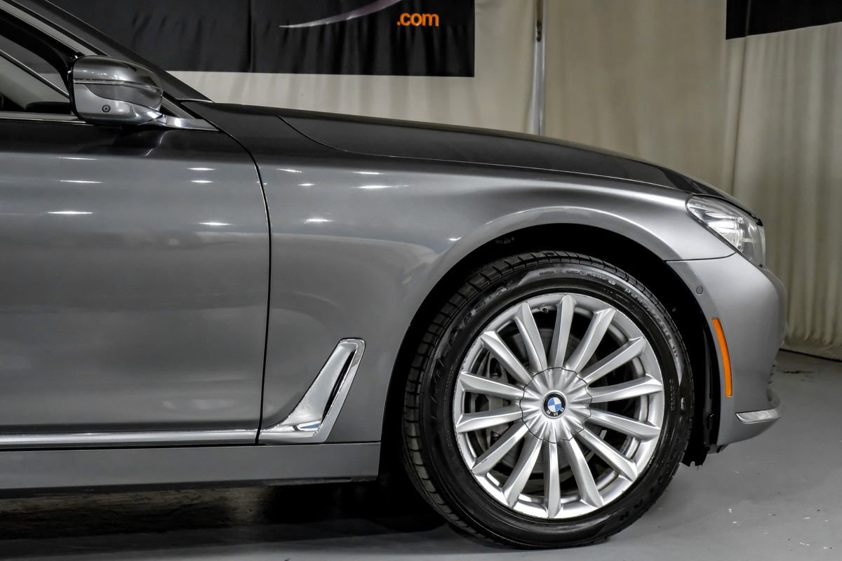 Used 2017 BMW 740i xDrive image 7