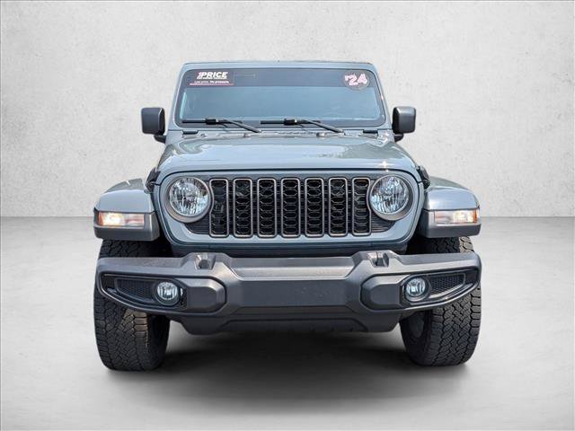 Used 2024 Jeep Gladiator Sport AWD/4WD video 2