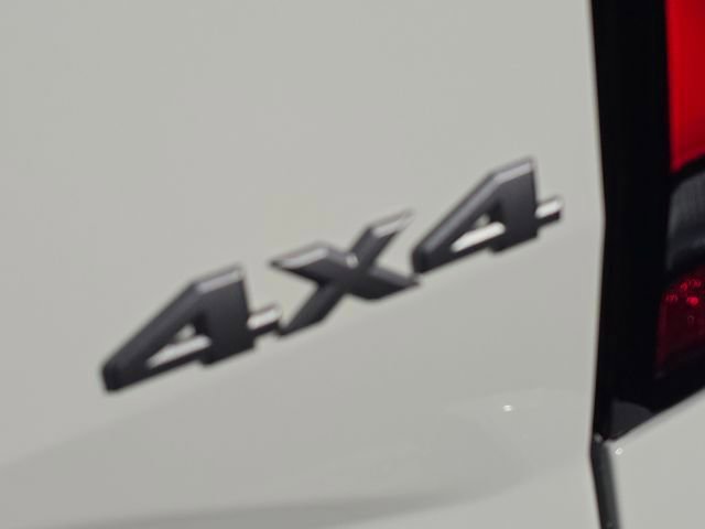 New 2026 Nissan Frontier SV w/ Tow Package AWD/4WD image 24