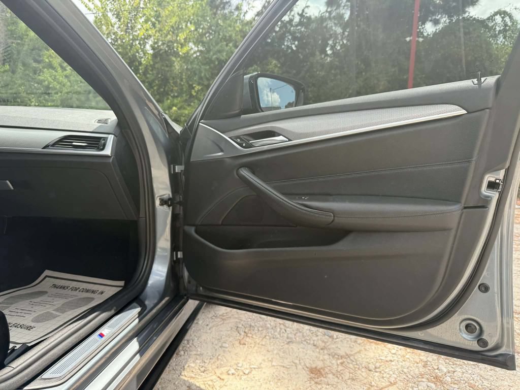 Used 2019 BMW 540i w/ M Sport Package RWD image 15