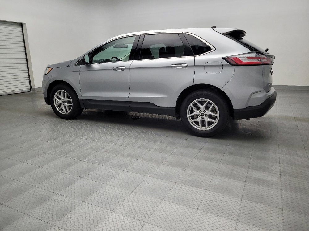 Used 2023 Ford Edge SEL image 3