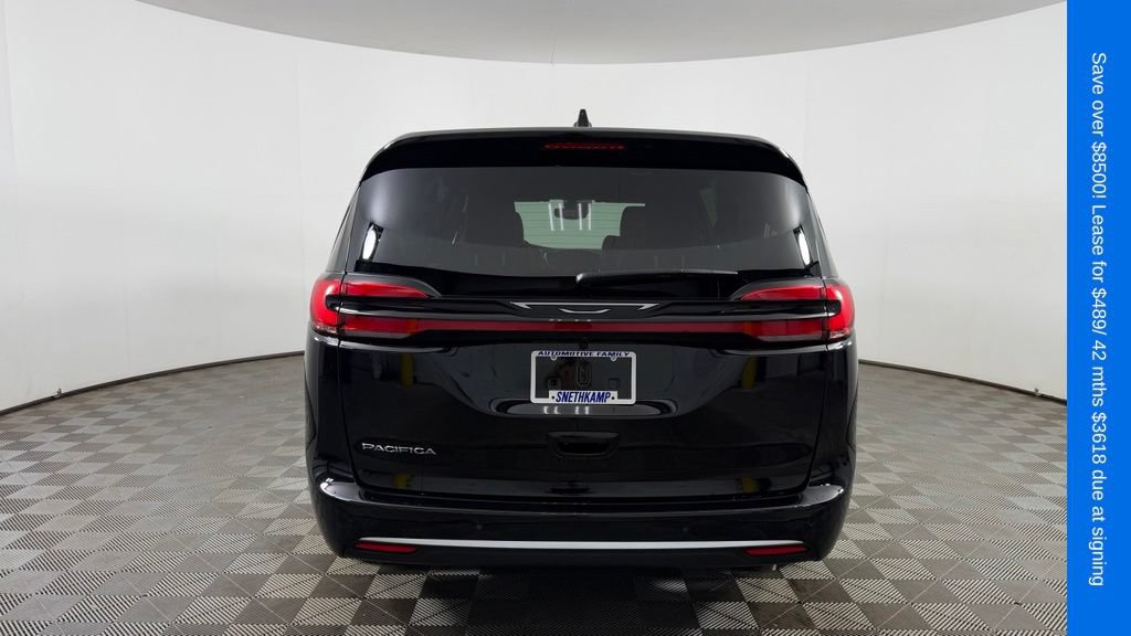 New 2027 Chrysler Pacifica Select FWD image 6