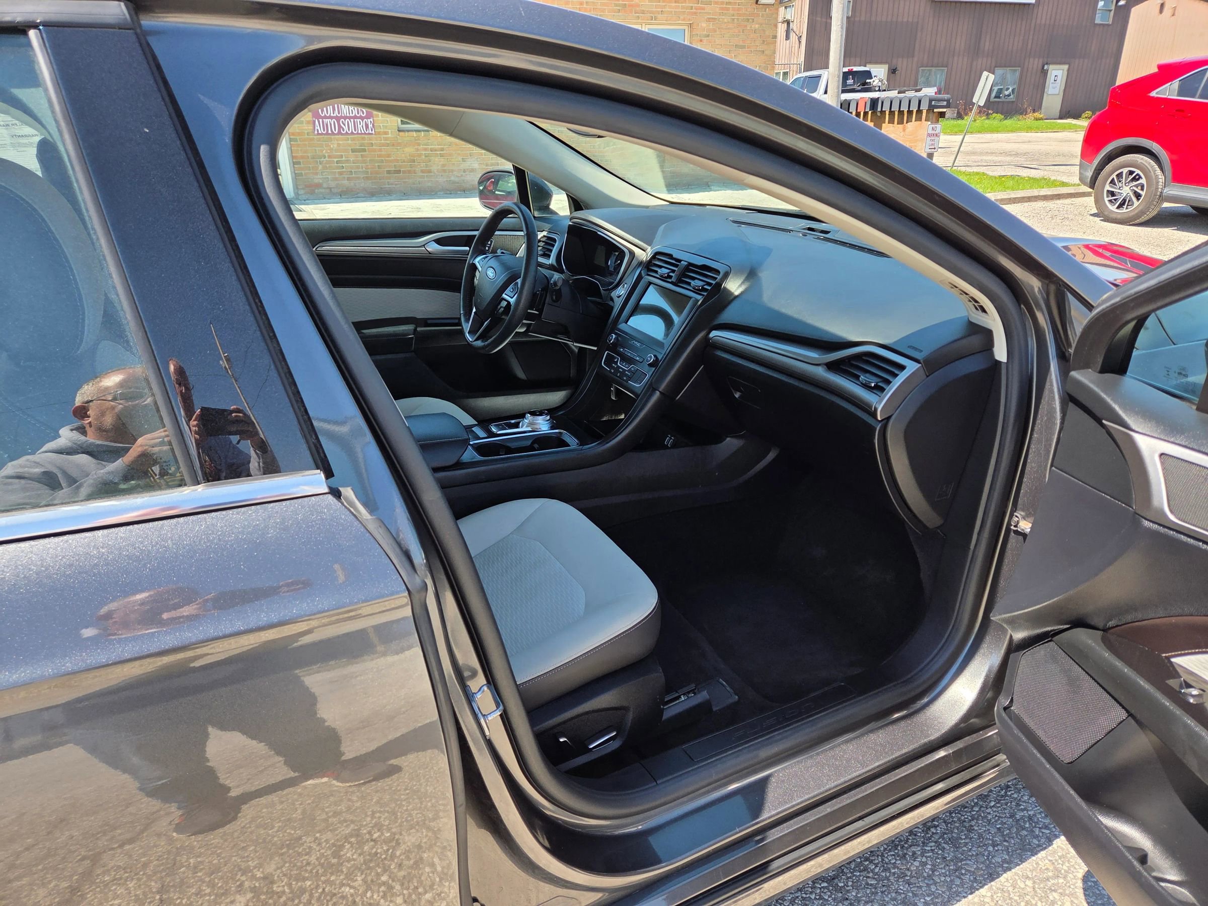 Used 2019 Ford Fusion SE w/ Equipment Group 151A image 19