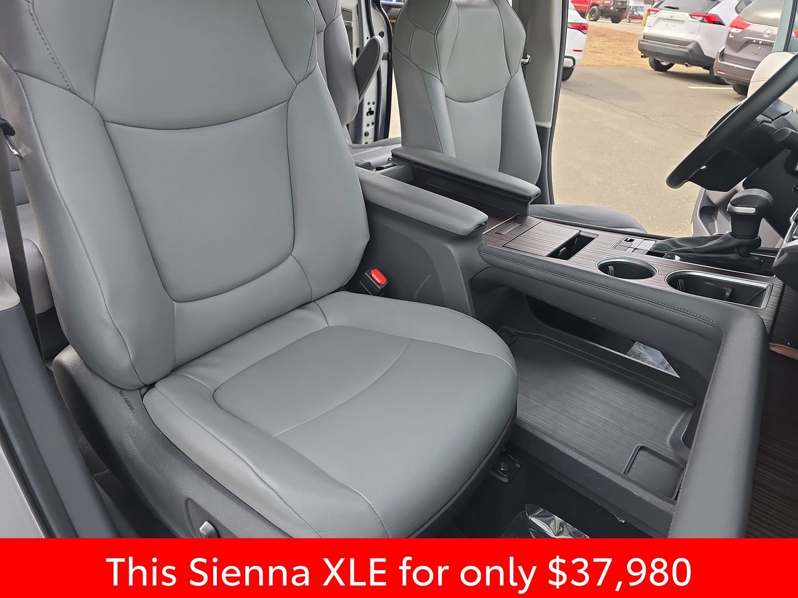 Used 2024 Toyota Sienna XLE image 16