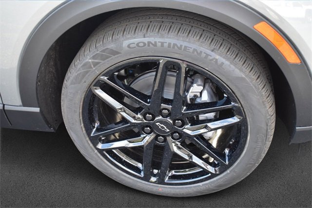 New 2026 Chevrolet Equinox EV LT w/ LPO, Blackout Package image 12