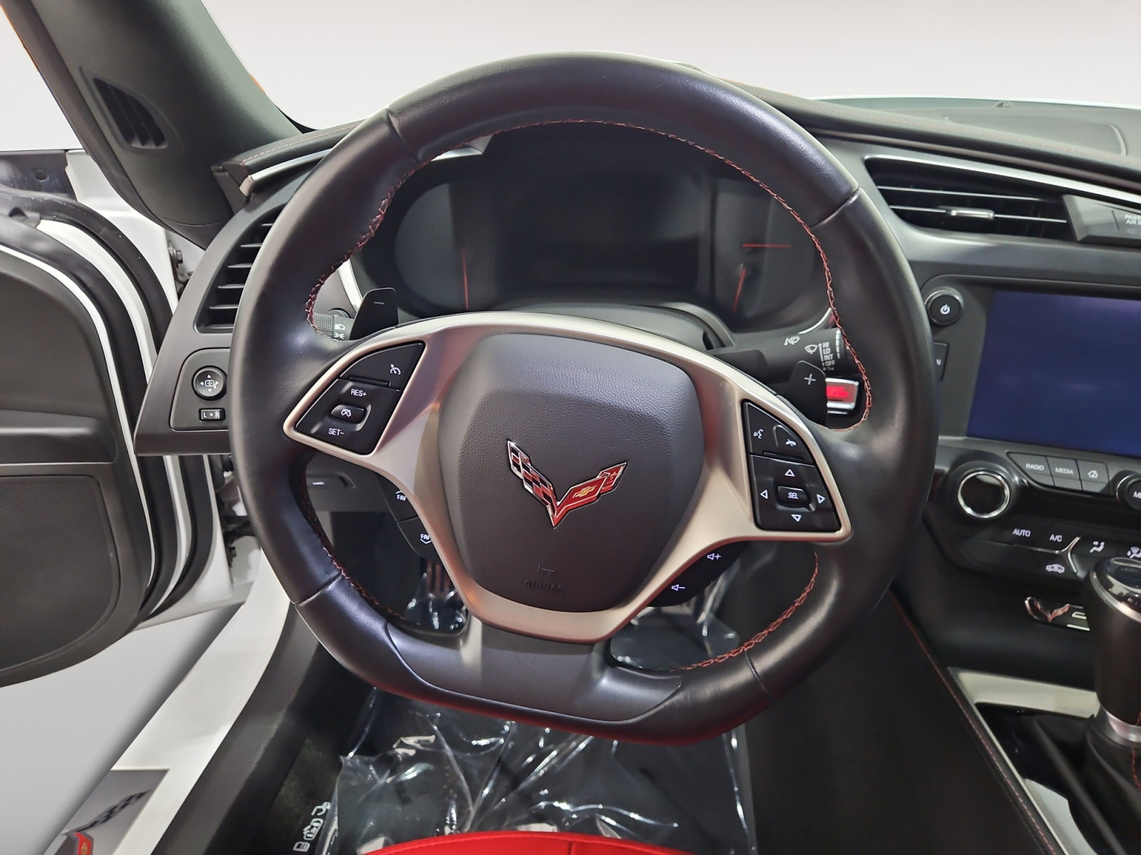 Used 2017 Chevrolet Corvette Stingray Coupe w/ 1LT RWD image 12
