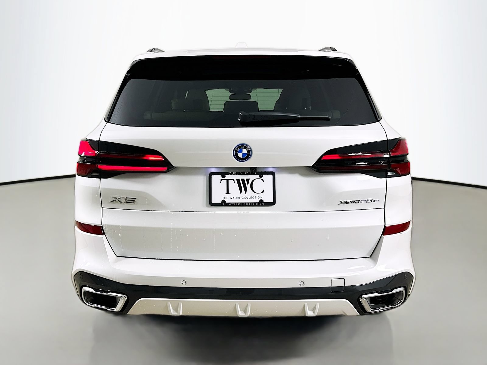 New 2026 BMW X5 xDrive50e w/ M Sport Package AWD/4WD image 6