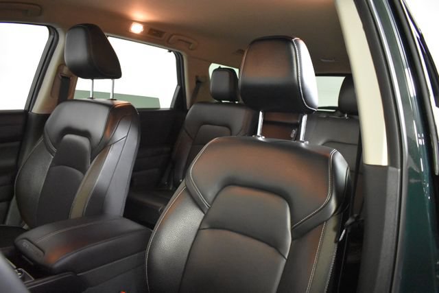 Used 2024 Nissan Pathfinder SL w/ Cargo Package AWD/4WD image 10