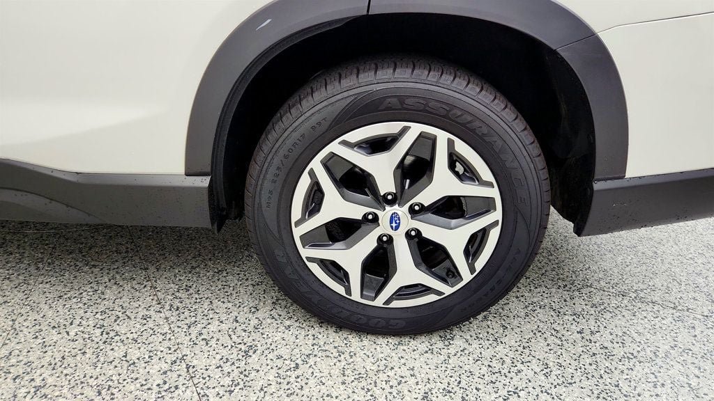 Used 2022 Subaru Forester Premium AWD/4WD image 9