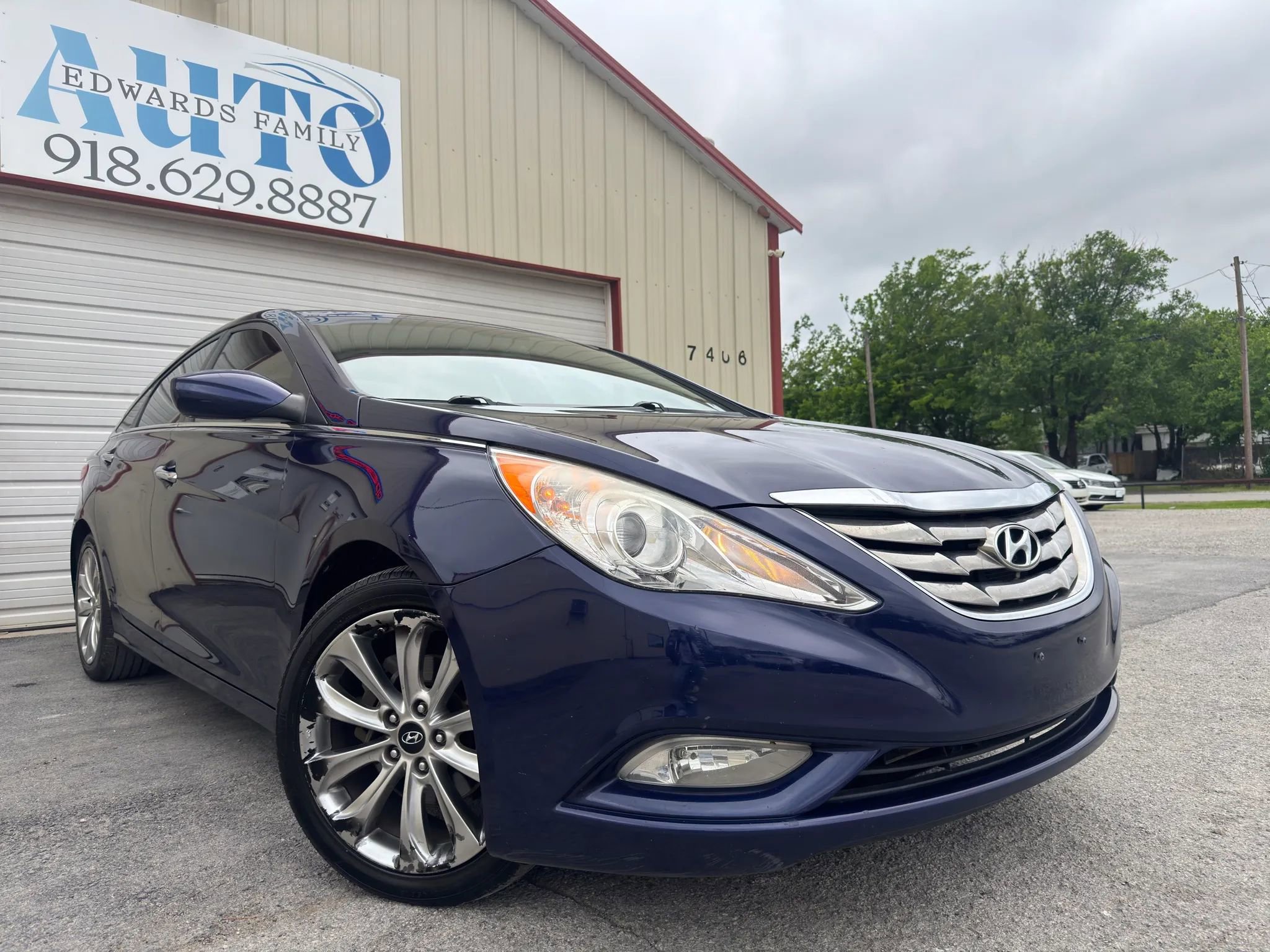 Used 2013 Hyundai Sonata SE FWD image 1