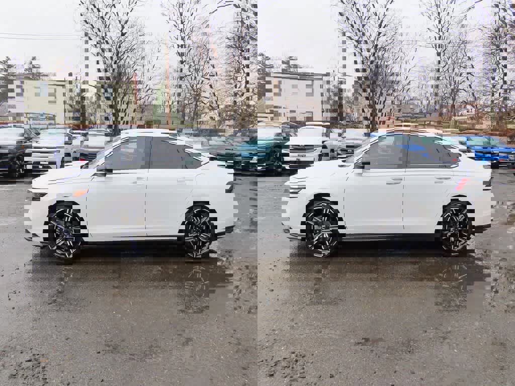 Certified 2023 Honda Accord Sport image 3