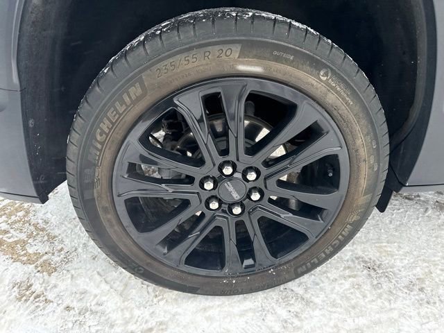 Used 2023 GMC Acadia SLE w/ Driver Convenience Package image 11