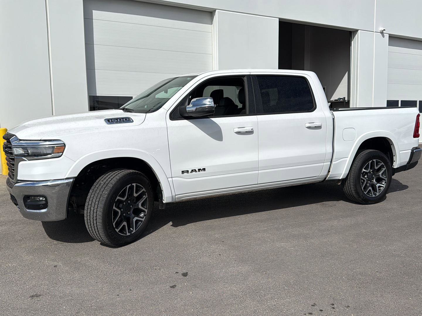 Used 2025 RAM 1500 Laramie image 4