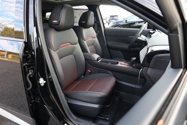 New 2026 Nissan Kicks SR w/ SR Premium Package AWD/4WD image 27