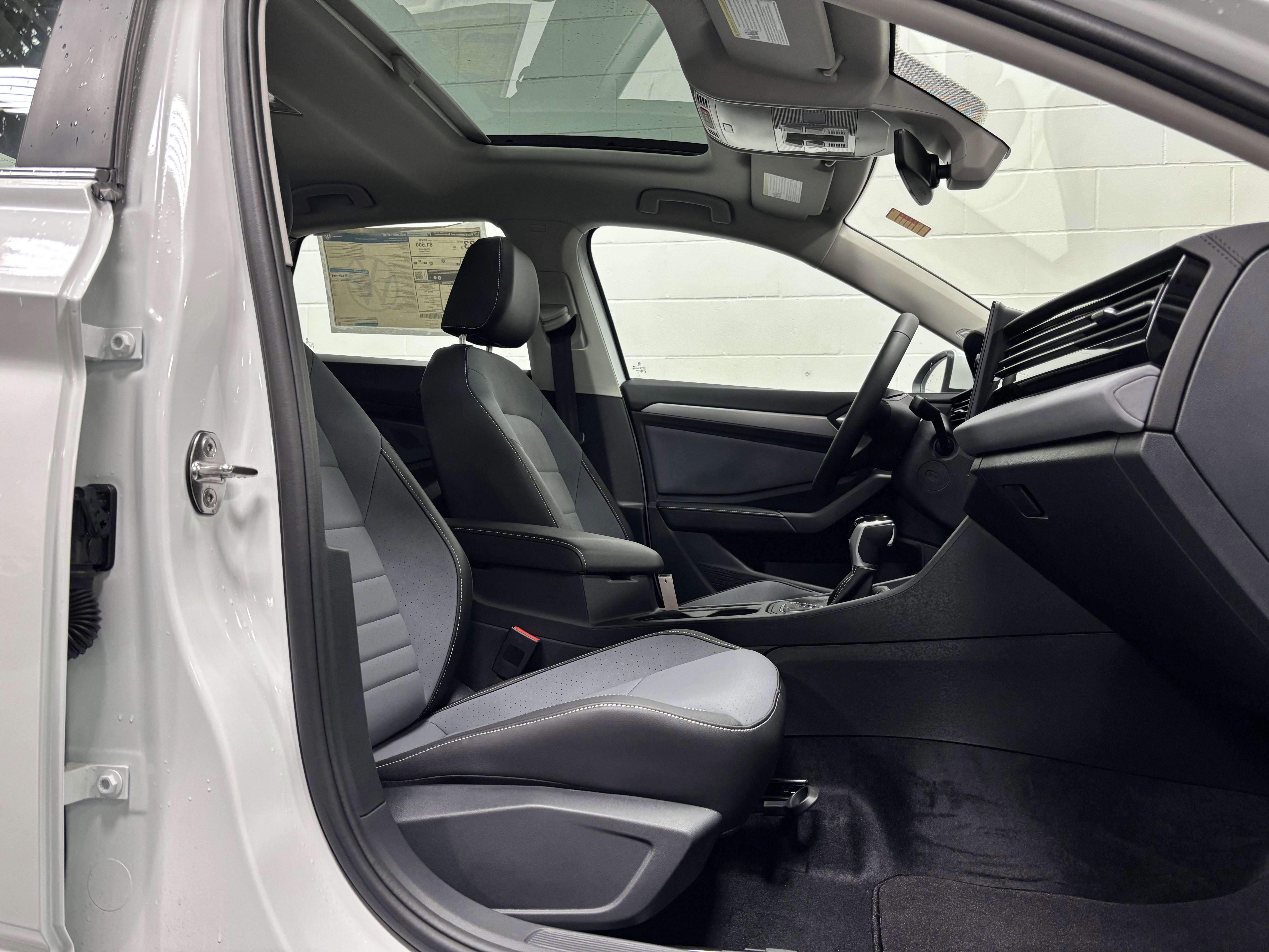 New 2025 Volkswagen Jetta SE image 10