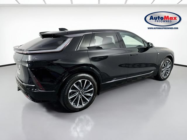Used 2024 Cadillac Lyriq Sport AWD/4WD image 2