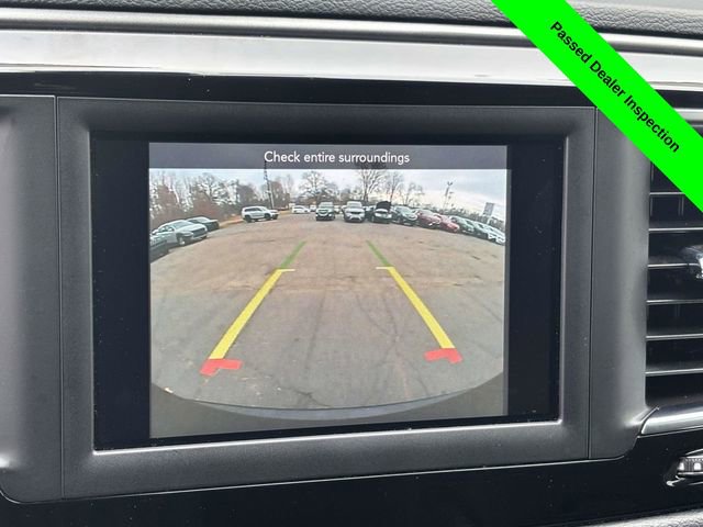 Used 2020 Chrysler Pacifica Touring image 17