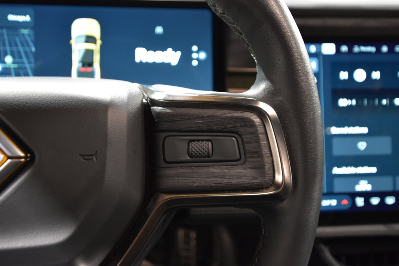 Used 2022 Rivian R1T Adventure image 22