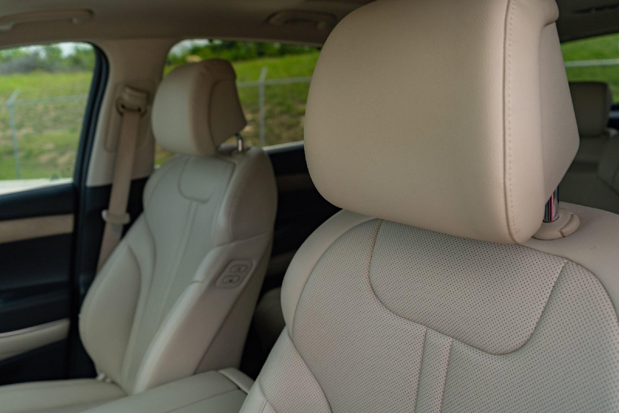 Used 2018 Genesis G80 3.3T Sport RWD image 9