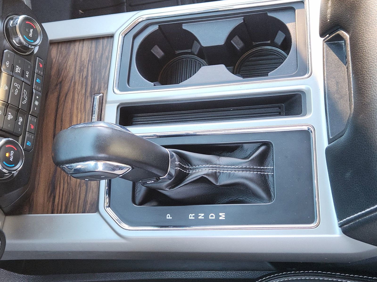 Used 2020 Ford F150 Lariat image 23