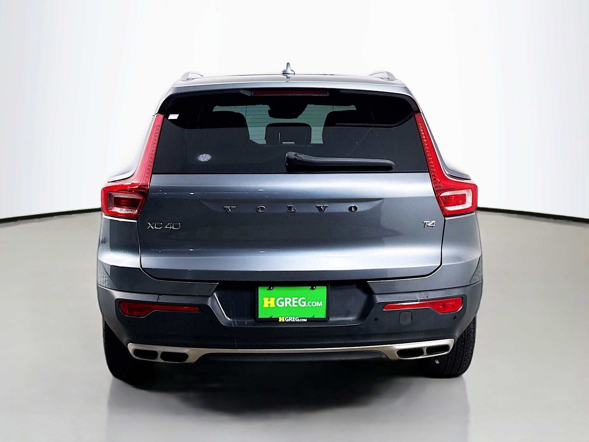 Used 2019 Volvo XC40 T4 Momentum FWD image 8