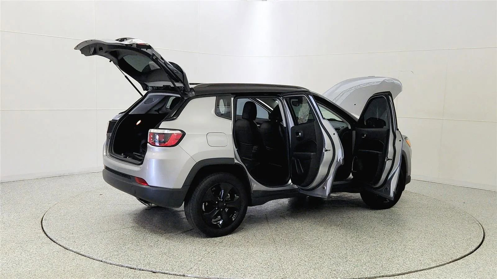 Used 2018 Jeep Compass Latitude AWD/4WD image 12