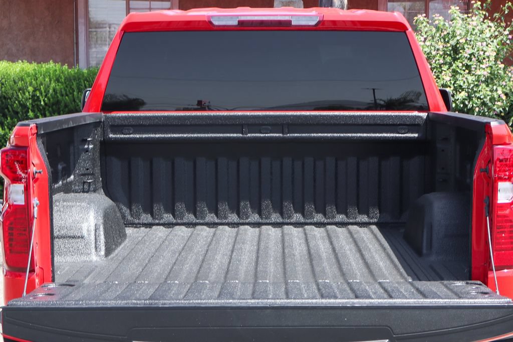 Used 2025 Chevrolet Silverado 1500 LT RWD image 8