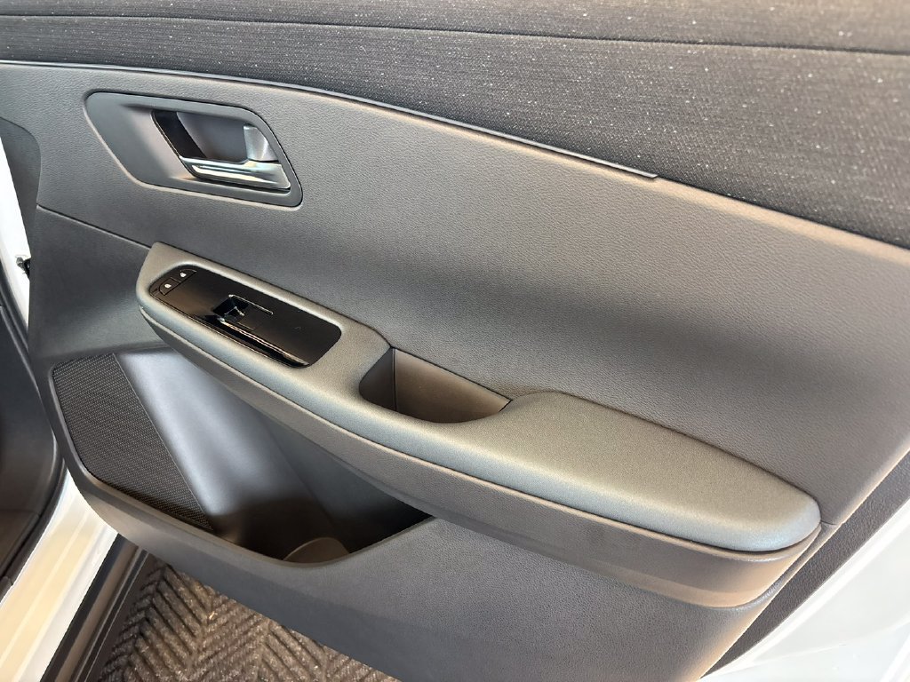 New 2026 Nissan Leaf SV+ w/ Floor Mat Package (SV+) FWD image 21