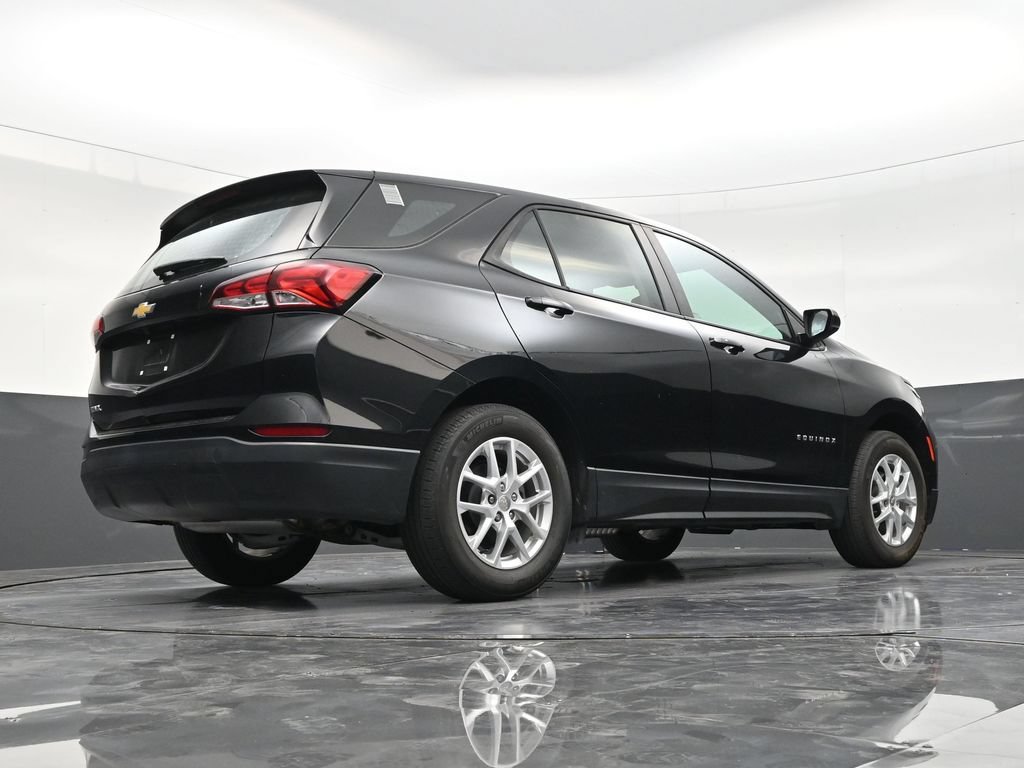 Used 2024 Chevrolet Equinox LS FWD image 24