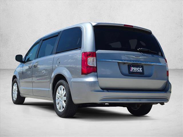 Used 2015 Chrysler Town & Country LX FWD image 7
