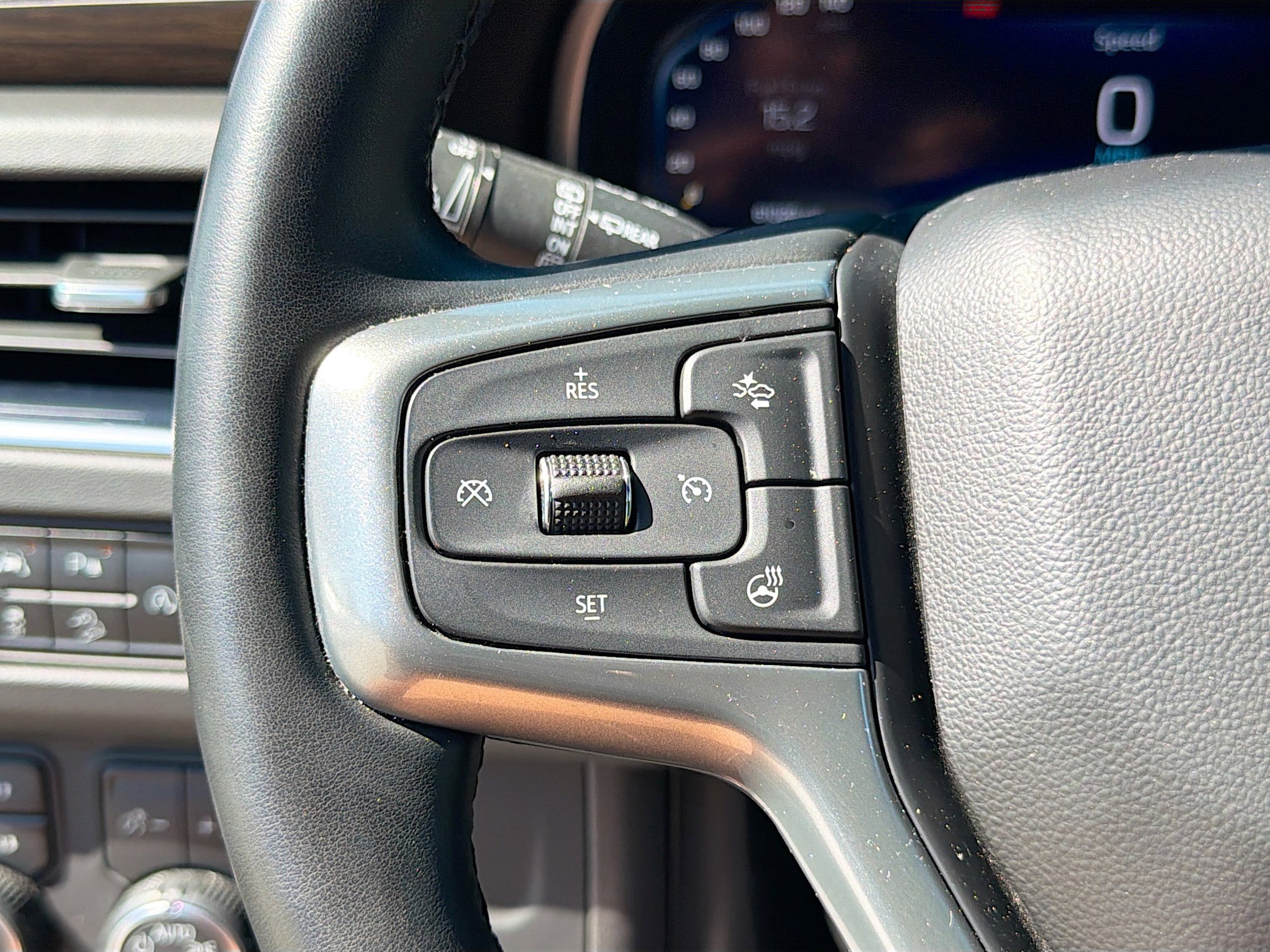 Used 2023 Chevrolet Suburban Premier image 35