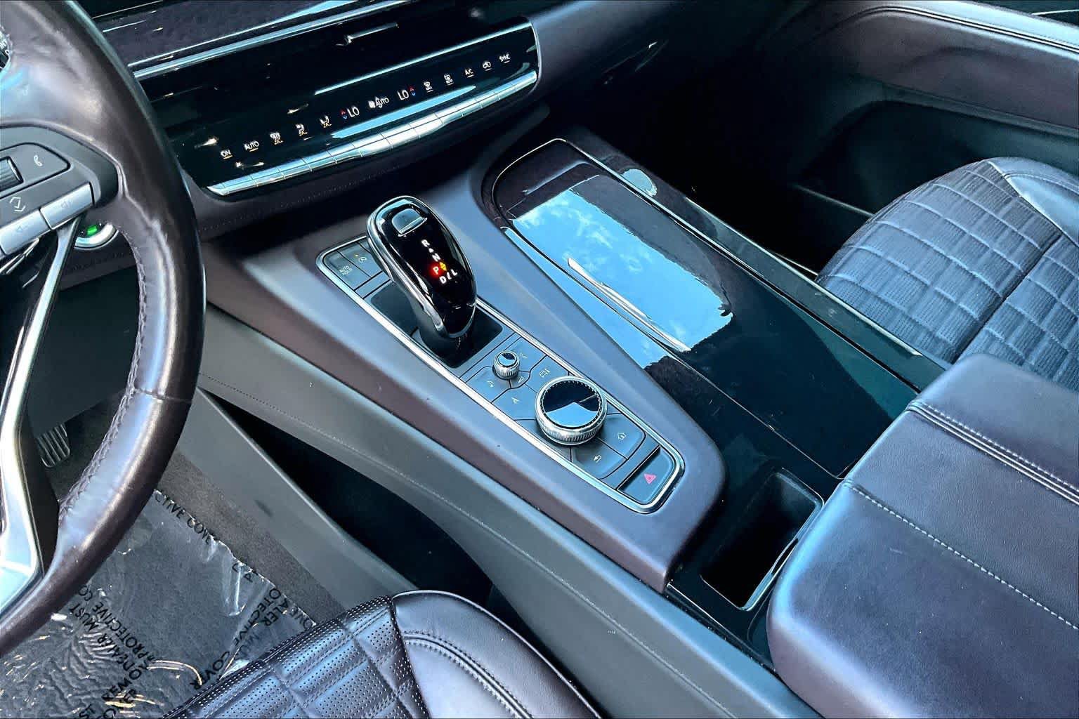 Used 2023 Cadillac Escalade ESV Sport Platinum AWD/4WD image 15