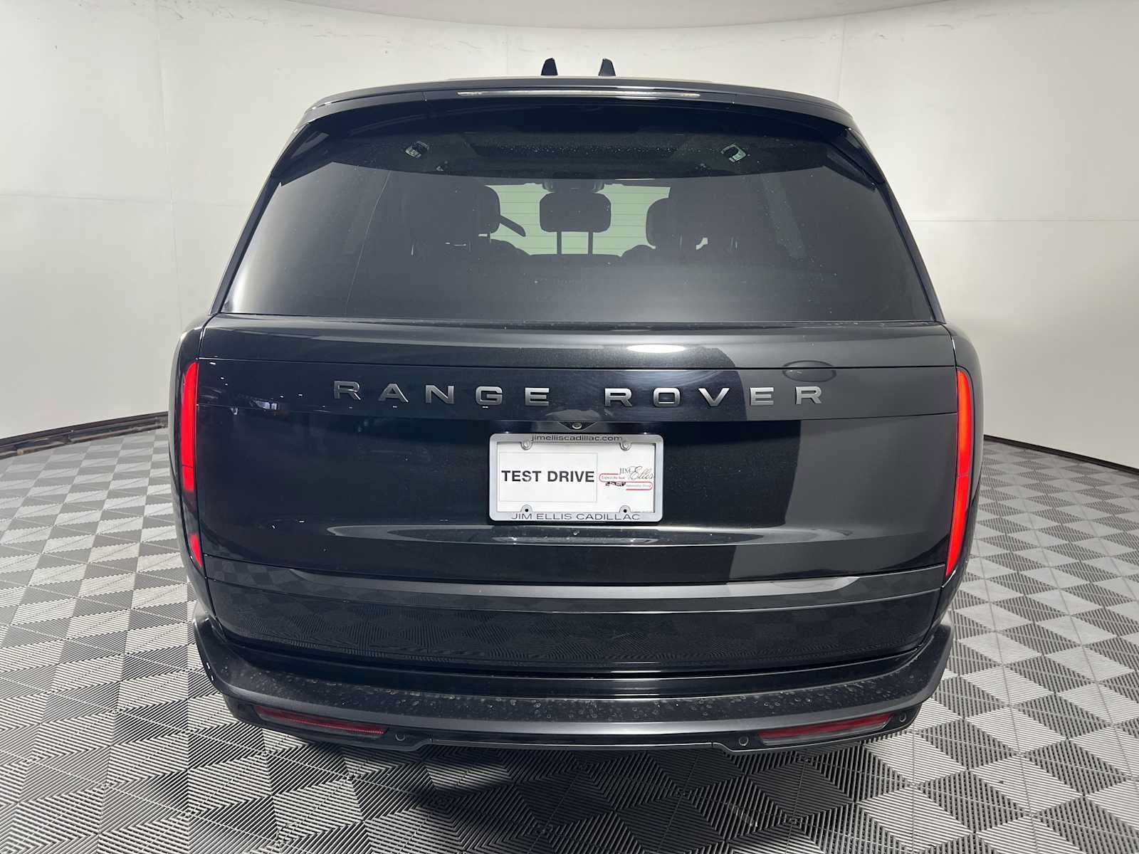 Used 2025 Land Rover Range Rover SE AWD/4WD image 6