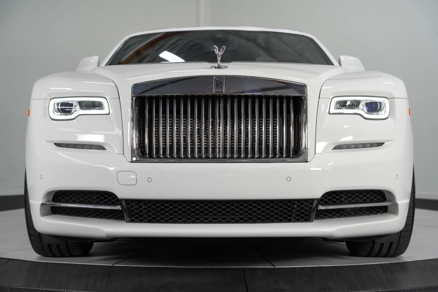 Used 2017 Rolls-Royce Dawn RWD image 14