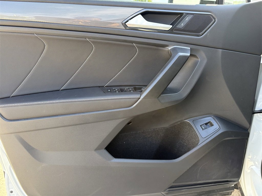 Certified 2024 Volkswagen Tiguan SE image 10
