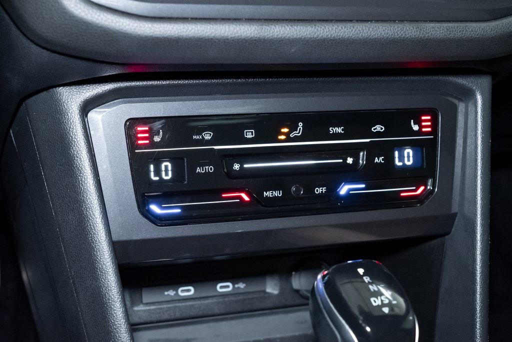 Used 2022 Volkswagen Tiguan SE R-Line image 18