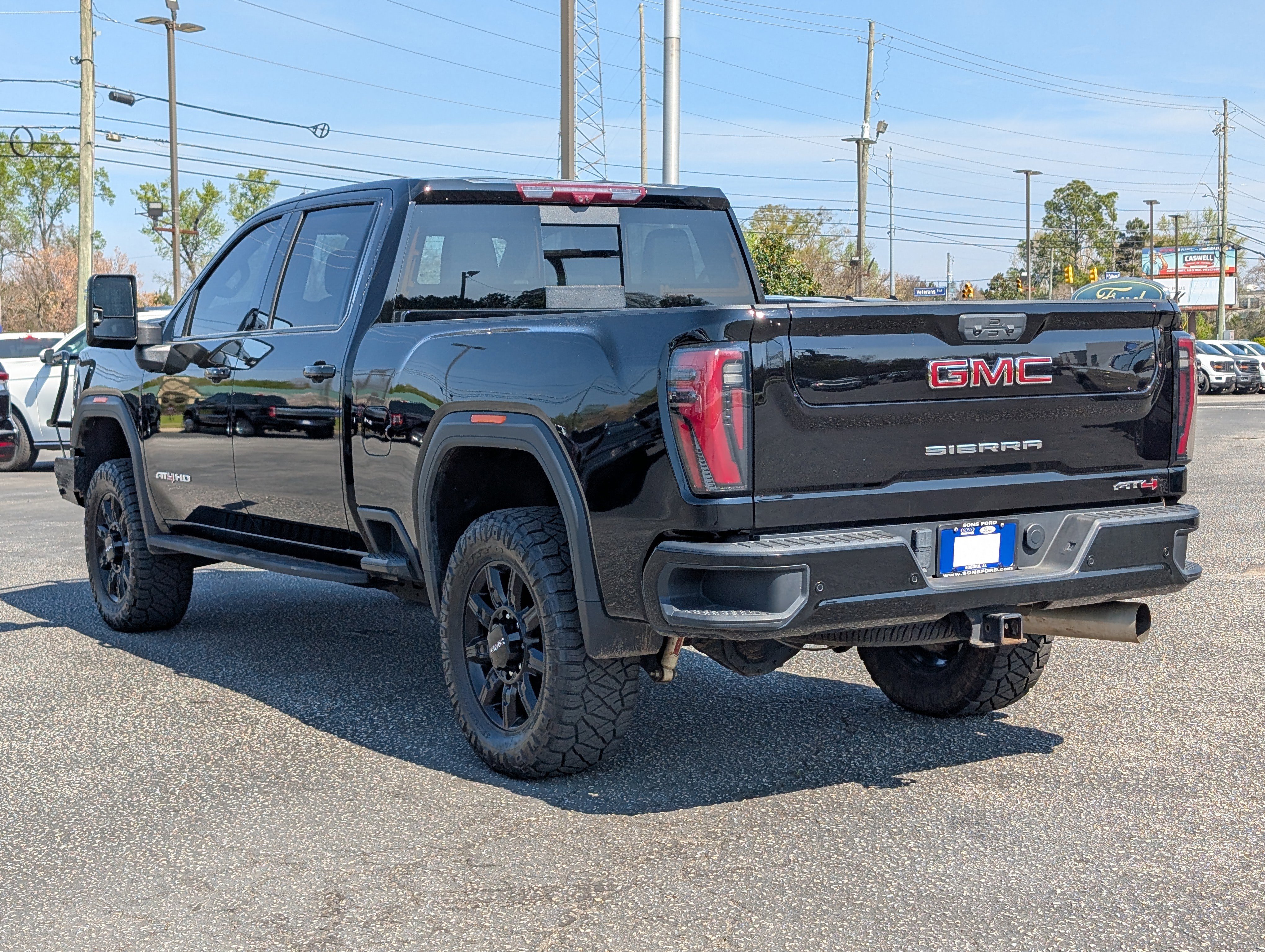 Used 2024 GMC Sierra 2500 AT4 w/ AT4 Premium Plus Package image 13