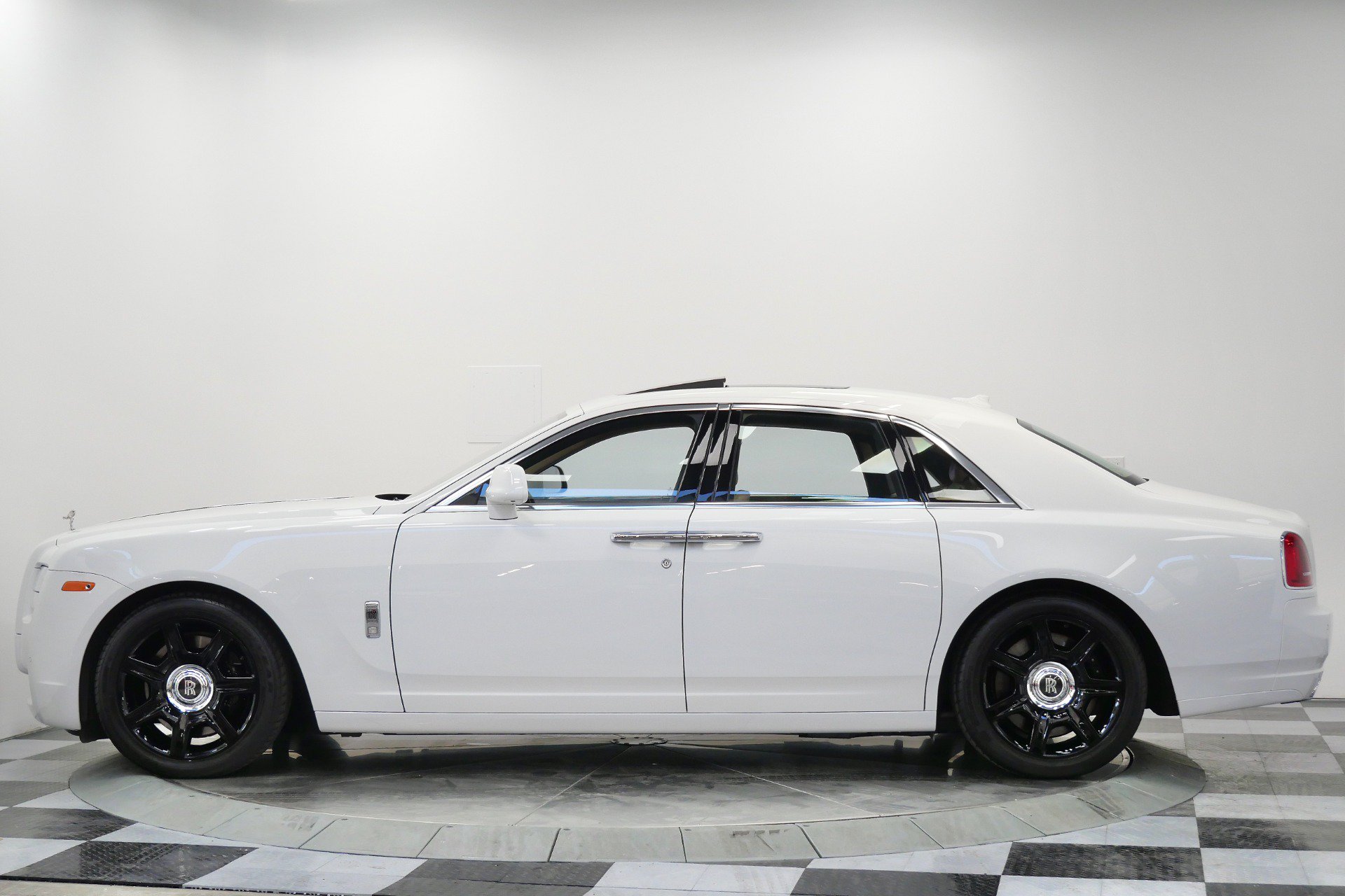 Used 2013 Rolls-Royce Ghost RWD image 55